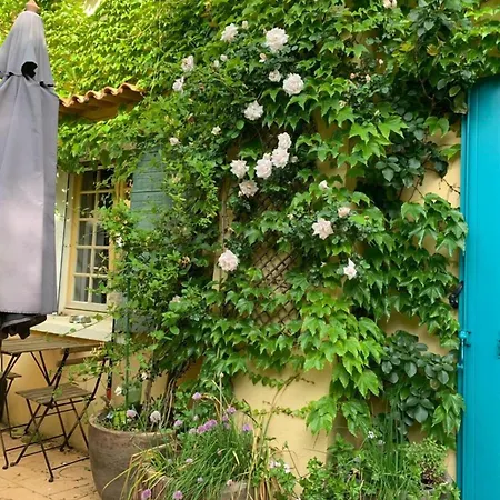 Nyaraló Un Joyau Cache Au Bord De La *