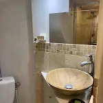 Prázdninový dům Un Joyau Cache Au Bord De La